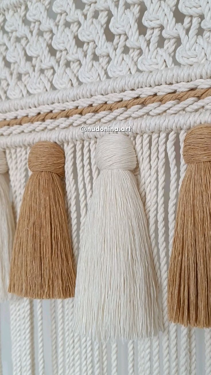 pompons macramé