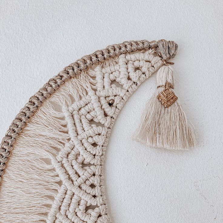 lune en macramé détails