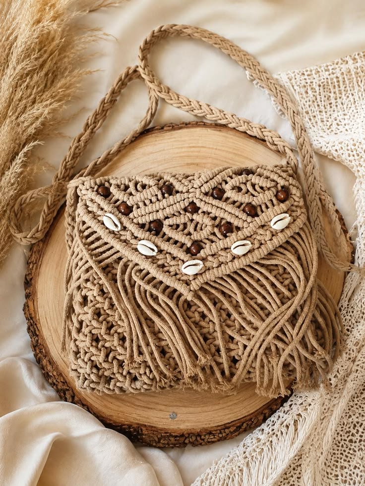 sac bandoulière en macramé avec coquillages
