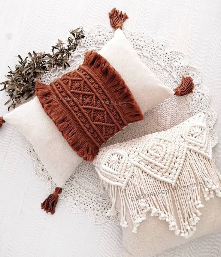 macrame coussin coussins en macramé blanc et terracotta