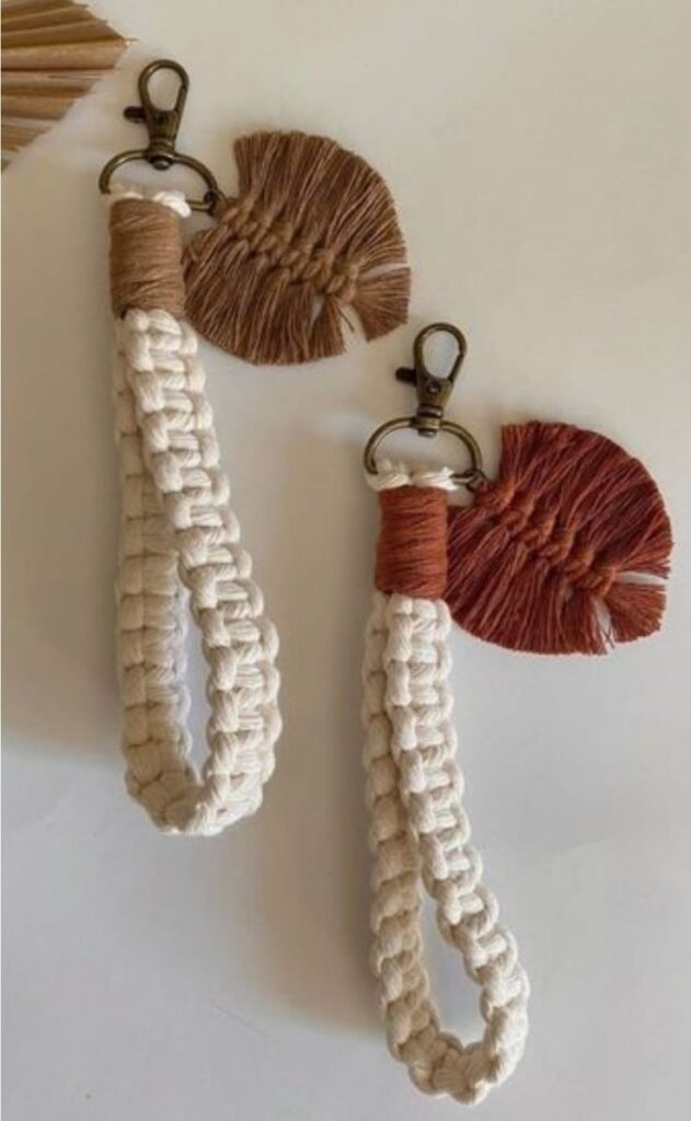 porte clé macrame porte clé en macramé avec petite feuille