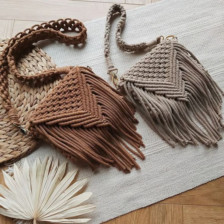 sac à main en macramé avec franges